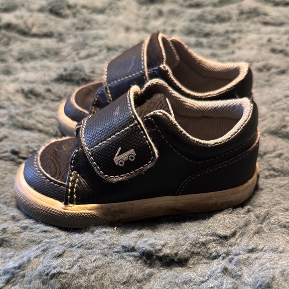 See Kai run Black Sneakers with Velcro Strap‎ and Flexible Sole size 5 - Picture 2 of 9